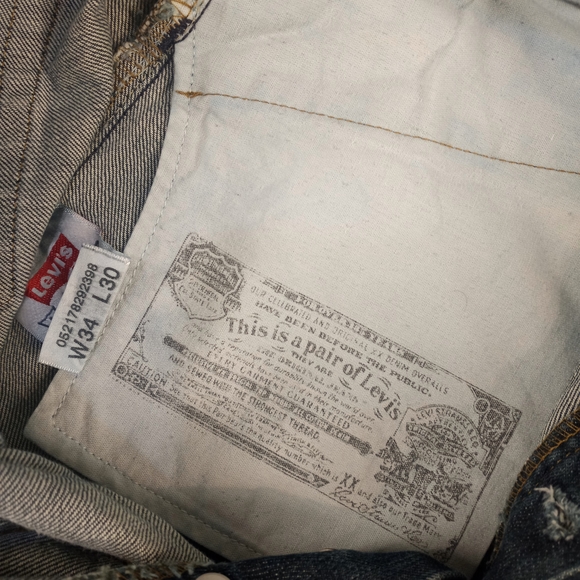 Levis Men's 501 Blue Denim Jeans Size 34x30 - Picture 7 of 9